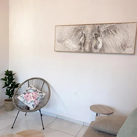 Thetis, The House Apartment