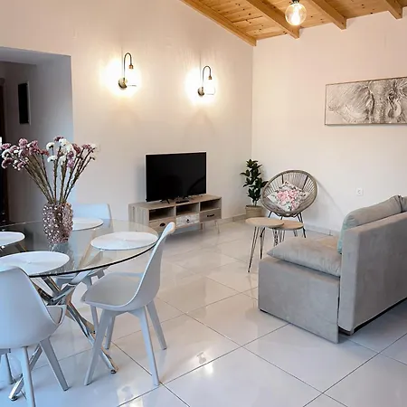 Thetis, The House شقة نافبليو