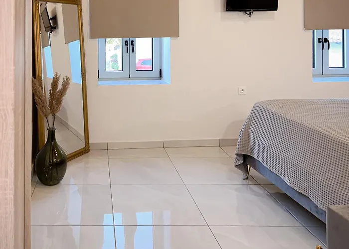 Thetis, The House Náuplia