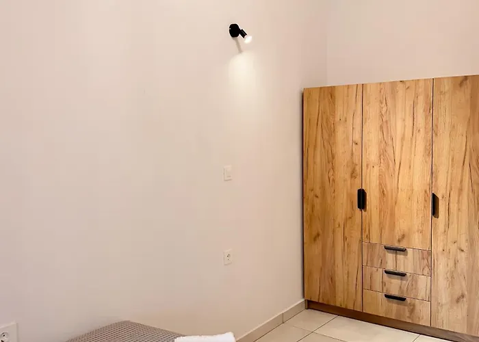 Thetis, The House * 纳夫普利翁