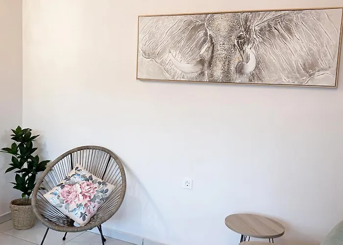 Thetis, The House Apartamento